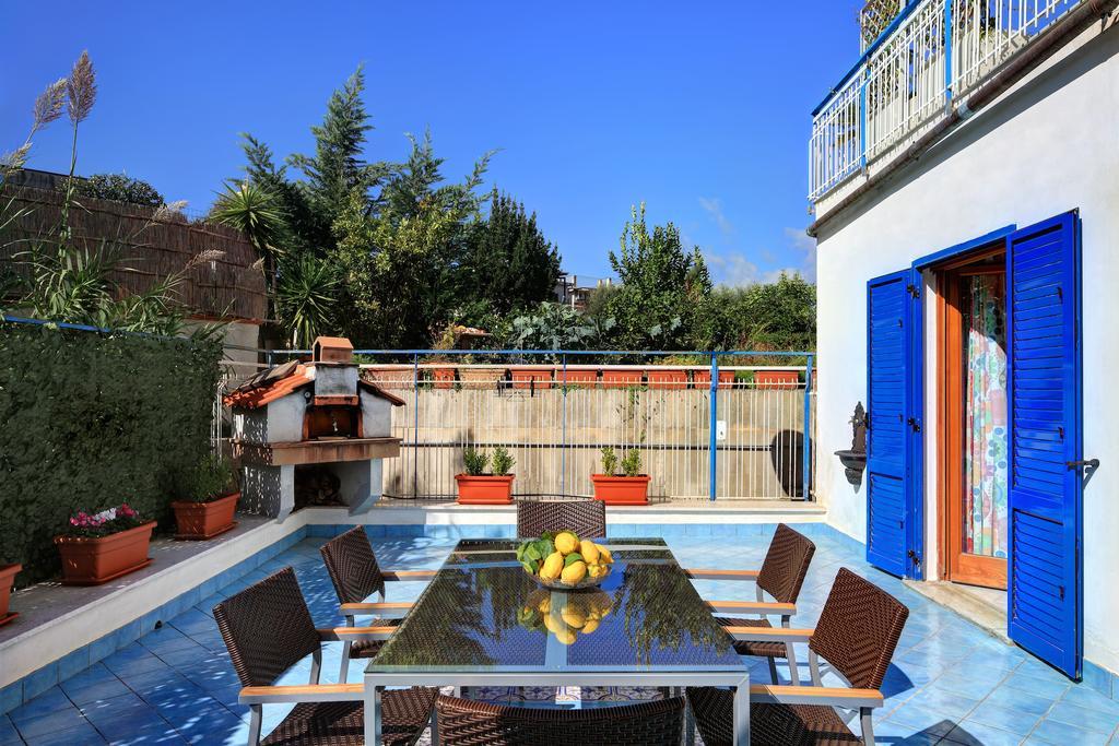 Caruso 3 By Villasandco Rentalsorrento Værelse billede